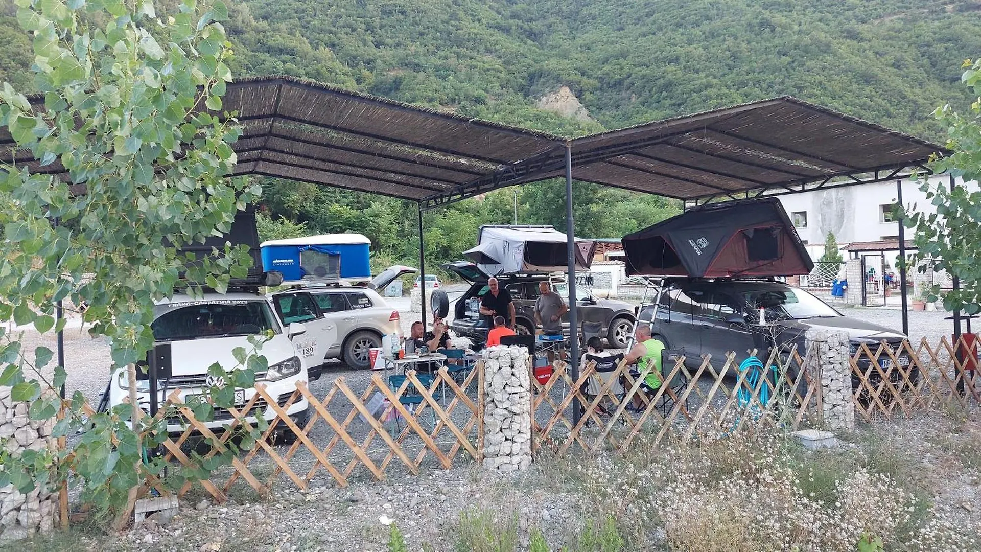 Camping Myzyri Zhaban キャンプ場