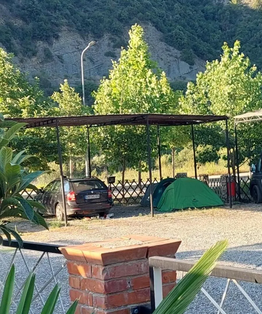 キャンプ場 Camping Myzyri Zhaban