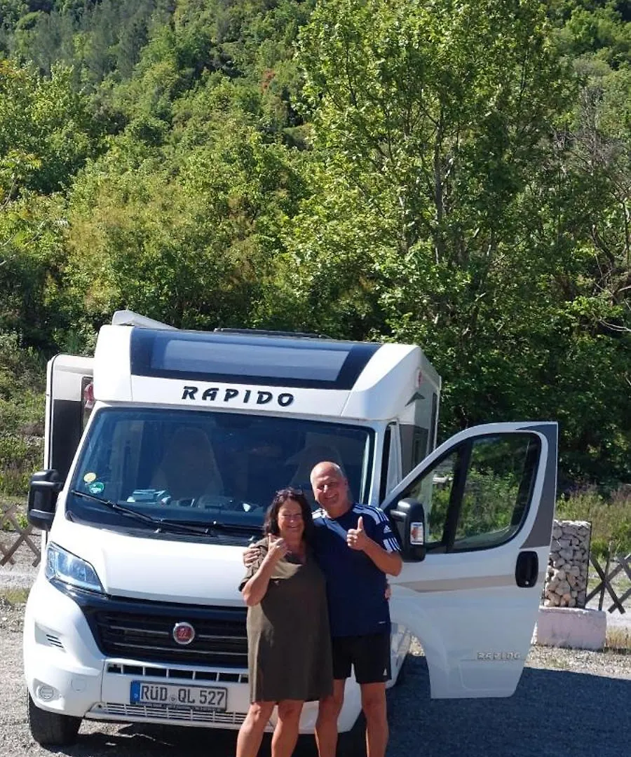 キャンプ場 Camping Myzyri Zhaban